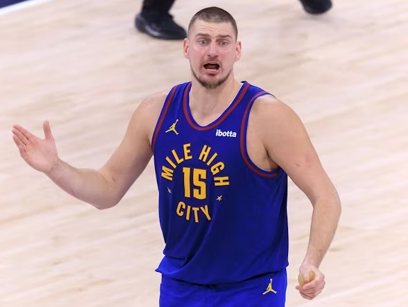 NBA直播比赛前瞻：掘金队vs快船队-首发预测、球队新闻、状态指南