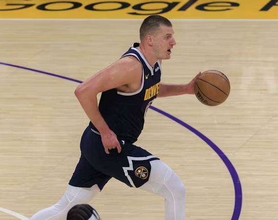 NBA直播前瞻：掘金再战快船，谁能抢得先机？